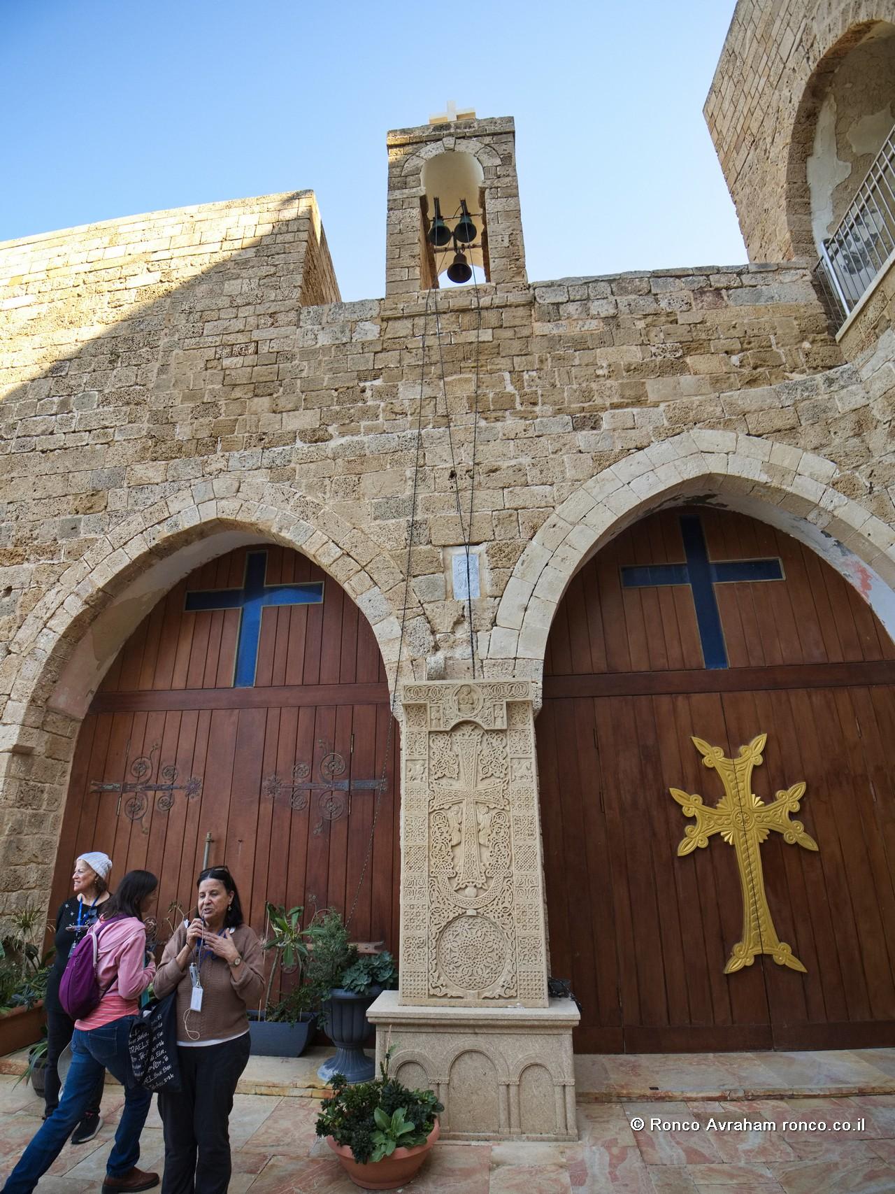 מנזר ניקולאס הקדוש הוא מנזר ארמני ברציף העליה השנייה 3