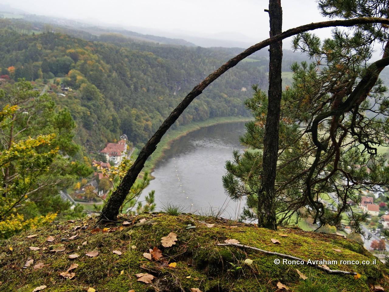 בוהמיה השווצרית יום קסום בין צוקים,
