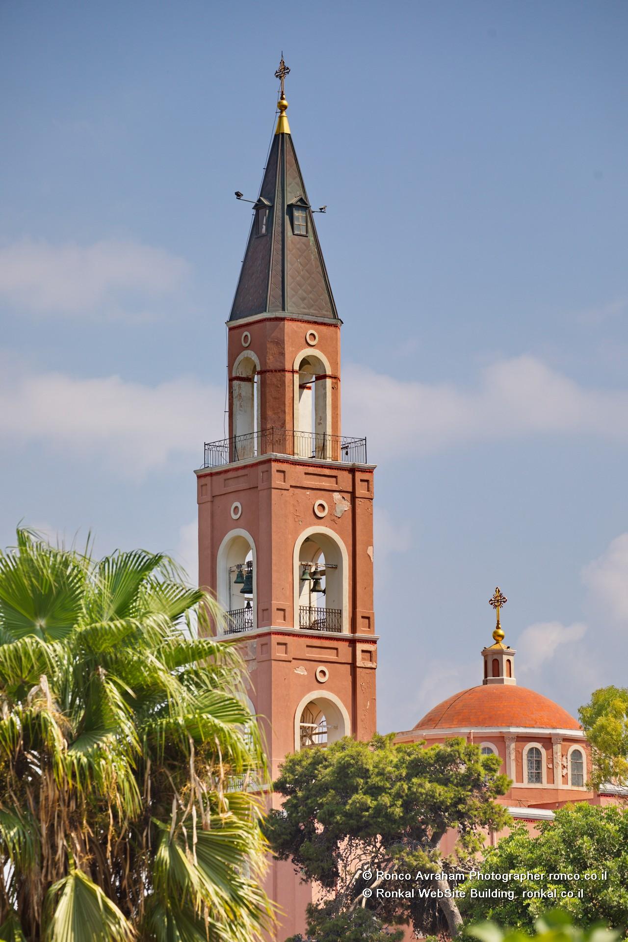 הכנסיה הרוסית אבו כביר, הכנסייה הרוסית פטרוס הקדוש על גיבעה באבו כביר תל אביב צמוד לפארק החורשות בין רחוב הרצל וקיבוץ גלויות 